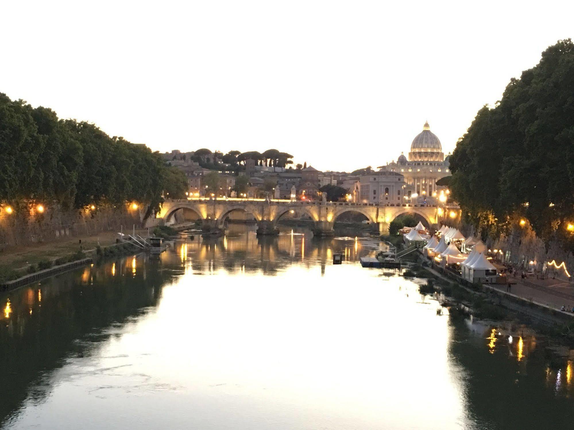 Sotto La Cupola Bed and Breakfast Roma Exterior foto